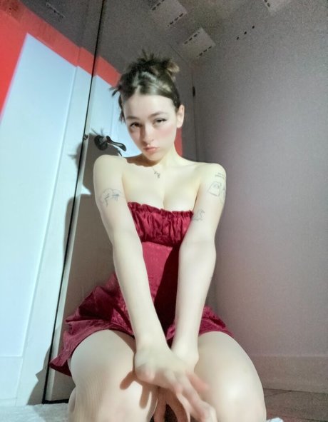 Nagie wyciekłe zdjęcie OnlyFans od Awholelottazozo