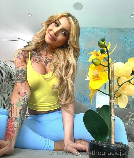 Nagie wyciekłe zdjęcie OnlyFans od Thegraciejane