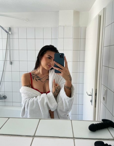 Nagie wyciekłe zdjęcie OnlyFans od Inkedaurelia