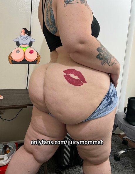 Nagie wyciekłe zdjęcie OnlyFans od Juicymommat
