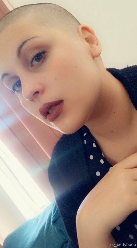 Nagie wyciekłe zdjęcie OnlyFans od Ogbettyboobfree