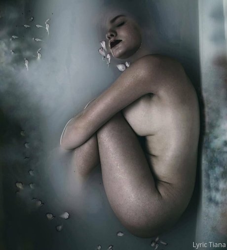 Nagie wyciekłe zdjęcie OnlyFans od Lyrictiana