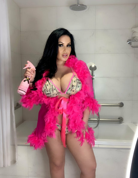 Nagie wyciekłe zdjęcie OnlyFans od Latinamilfnyc