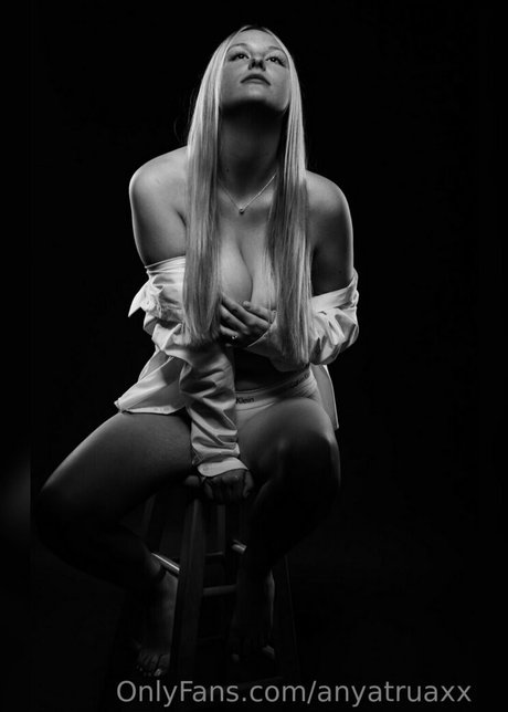 Nagie wyciekłe zdjęcie OnlyFans od Anya Truax