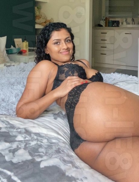 Nagie wyciekłe zdjęcie OnlyFans od Yamini Nambimadom