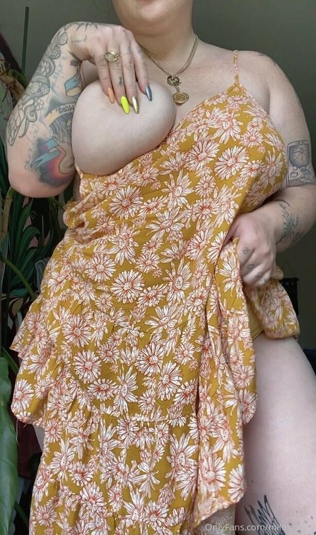 Nagie wyciekłe zdjęcie OnlyFans od Bbwgoddessmilo