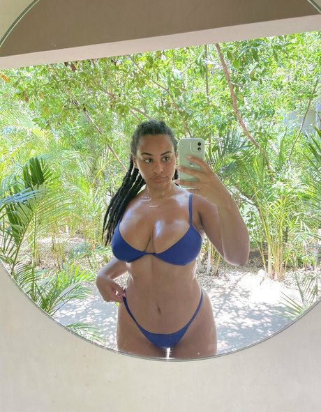 Nagie wyciekłe zdjęcie OnlyFans od Raina Morris