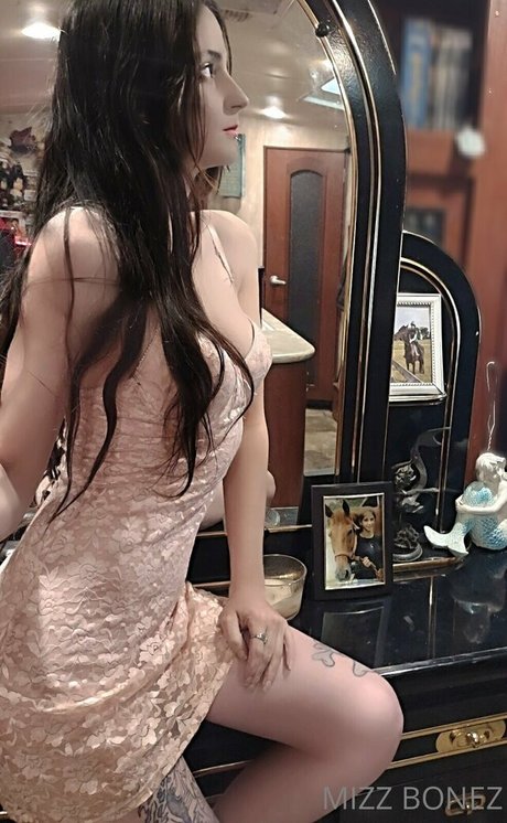 Nagie wyciekłe zdjęcie OnlyFans od Mizzbonez