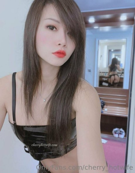 Nagie wyciekłe zdjęcie OnlyFans od Cherryhotwife