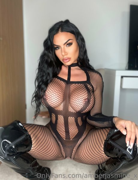 Nagie wyciekłe zdjęcie OnlyFans od Amber Jasmine