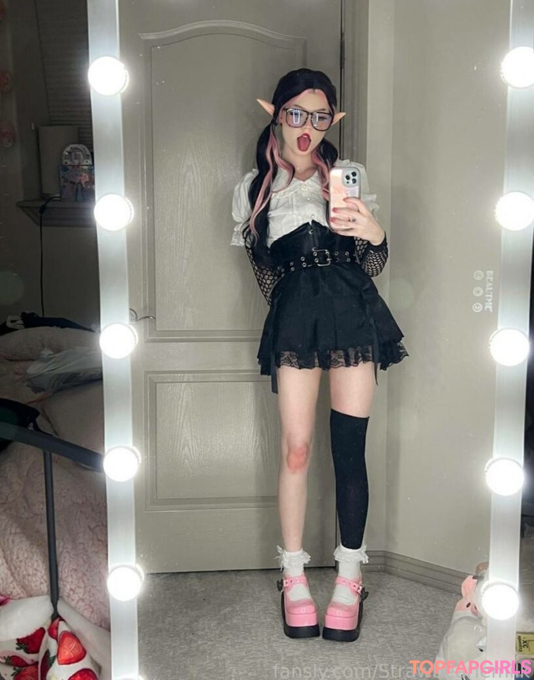 Nagie wyciekłe zdjęcie OnlyFans od Strawbeariemilkk #1555