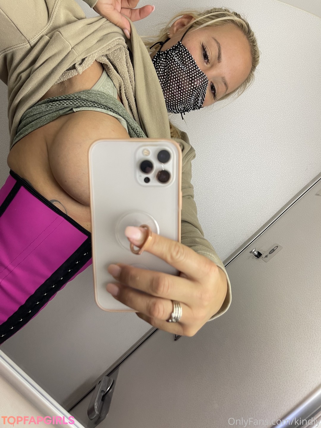 Nagie wyciekłe zdjęcie OnlyFans od Kindly Myers #503