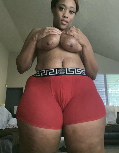 Nagie wyciekłe zdjęcie OnlyFans od Synsationn
