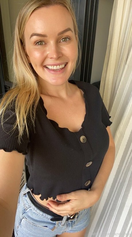 Elle Knox