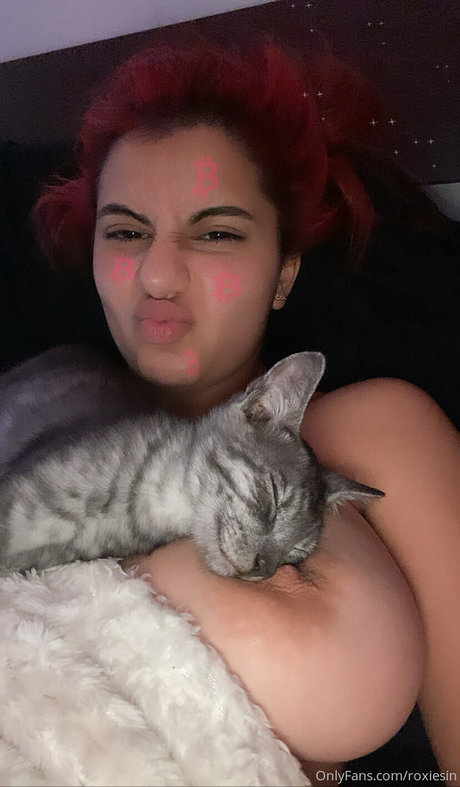 Nagie wyciekłe zdjęcie OnlyFans od Roxiesin
