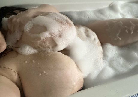 Nagie wyciekłe zdjęcie OnlyFans od Bella Gold