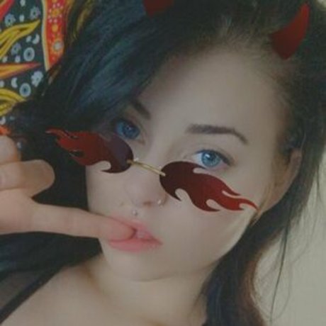 Nagie wyciekłe zdjęcie OnlyFans od Emily Erdbeer