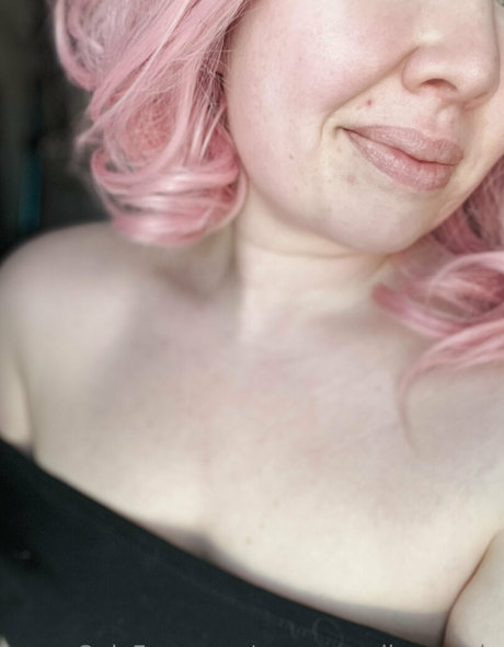 Nagie wyciekłe zdjęcie OnlyFans od Youmaycallmeannie