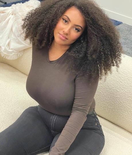 Nagie wyciekłe zdjęcie OnlyFans od Ines Curly
