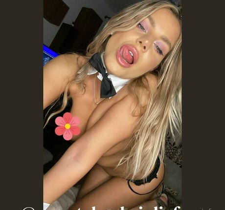 Nagie wyciekłe zdjęcie OnlyFans od Honeyanniefree