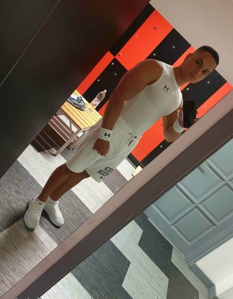 Nagie wyciekłe zdjęcie OnlyFans od Youngmusclegrowingboy