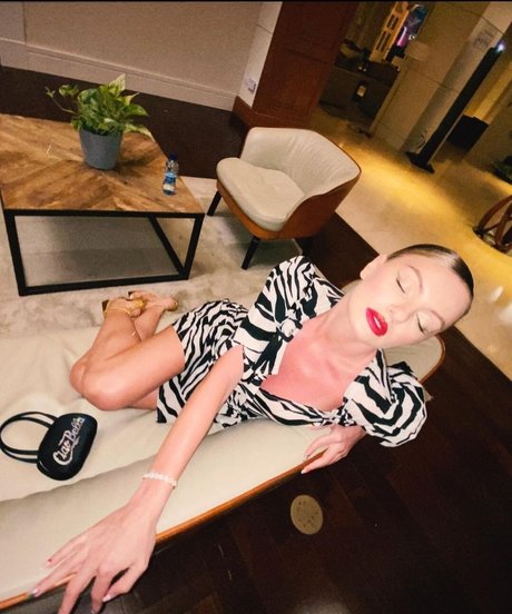 Nagie wyciekłe zdjęcie OnlyFans od Alexandra Stan