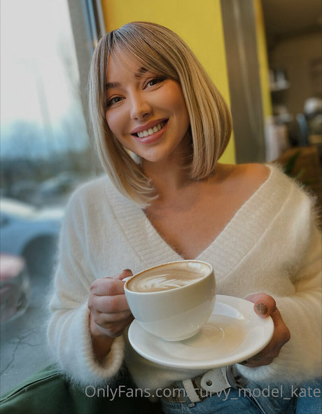 Nagie wyciekłe zdjęcie OnlyFans od Curvymodelkate