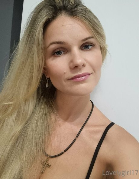 Lovelygirl17