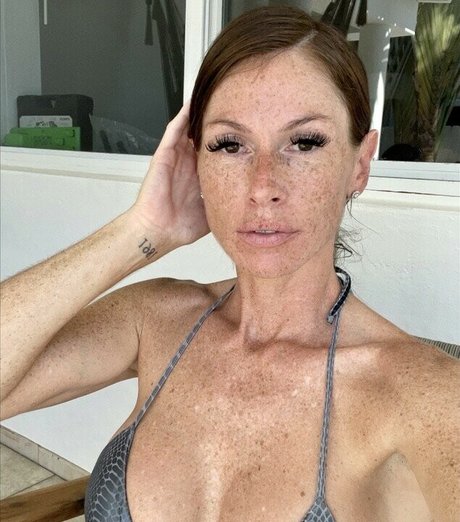 Nagie wyciekłe zdjęcie OnlyFans od Freckledmommi