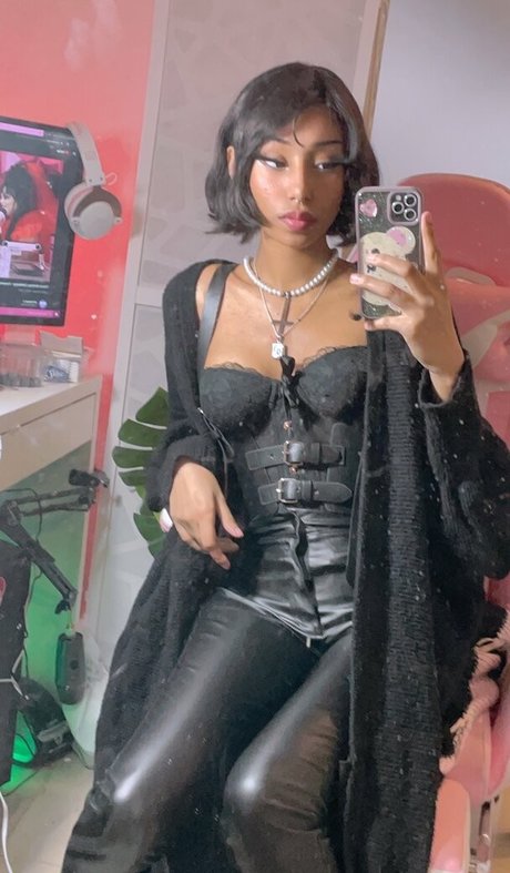 Nagie wyciekłe zdjęcie OnlyFans od Sadgyaru