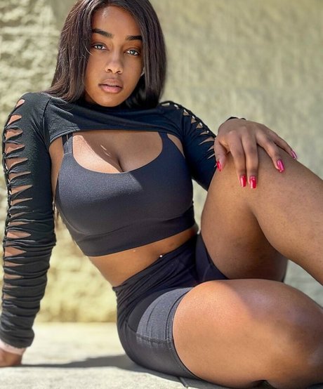 Nagie wyciekłe zdjęcie OnlyFans od Lily Starfire