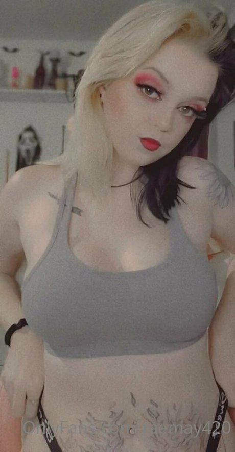 Nagie wyciekłe zdjęcie OnlyFans od Raemay420