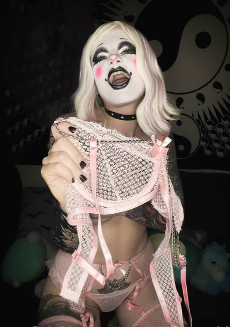 Nagie wyciekłe zdjęcie OnlyFans od Yourlittleclowngirl
