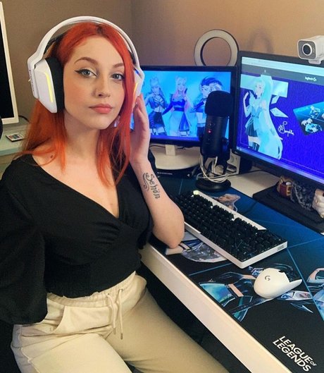 Nagie wyciekłe zdjęcie OnlyFans od Mona Schon