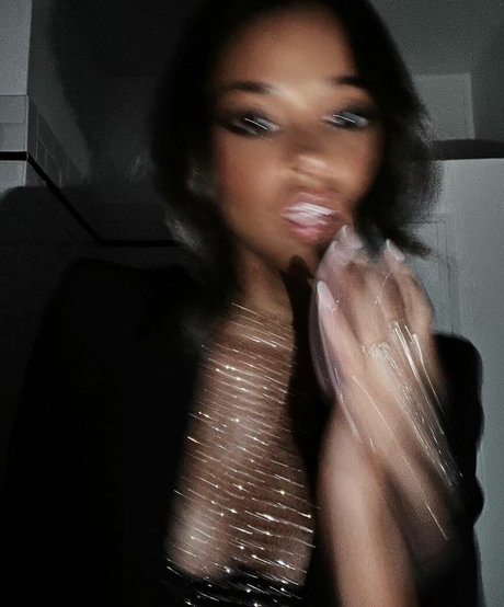 Nagie wyciekłe zdjęcie OnlyFans od Ella Balinska