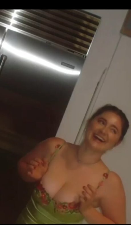 Nagie wyciekłe zdjęcie OnlyFans od Emma Kenney
