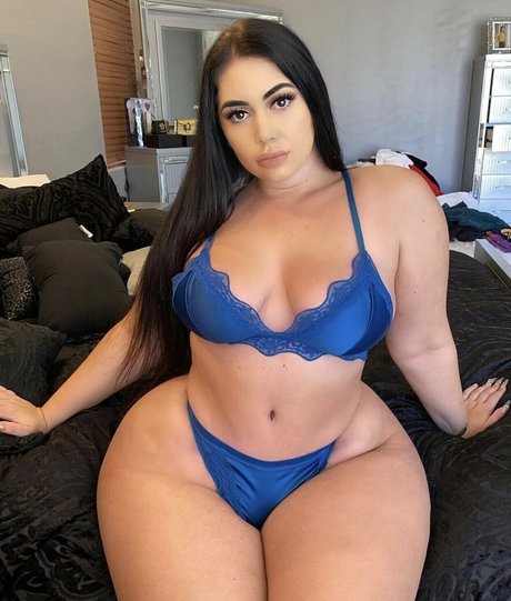 Nagie wyciekłe zdjęcie OnlyFans od Curvygirlteam