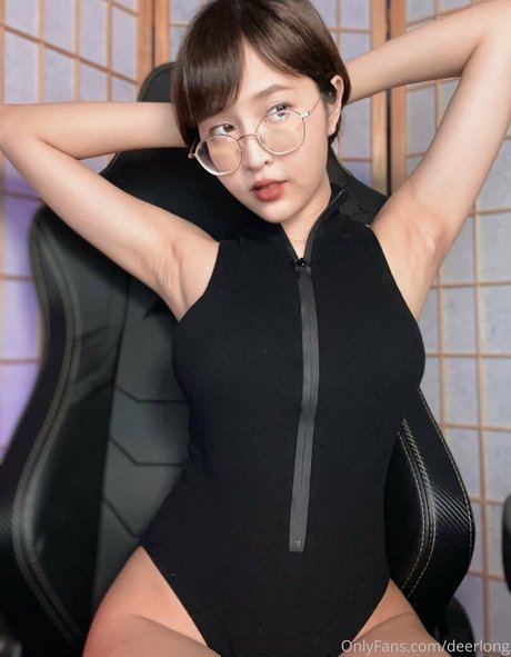 Nagie wyciekłe zdjęcie OnlyFans od Deerlong