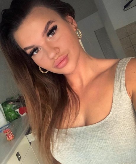 Nagie wyciekłe zdjęcie OnlyFans od Sarah Slavo