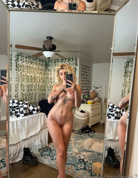 Nagie wyciekłe zdjęcie OnlyFans od Emily Oram