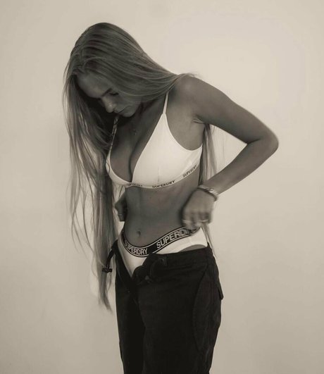Nagie wyciekłe zdjęcie OnlyFans od Lies Zhara