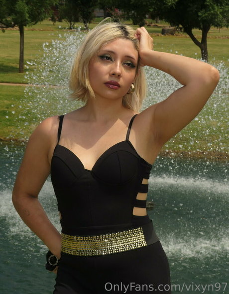 Nagie wyciekłe zdjęcie OnlyFans od Vixyn97