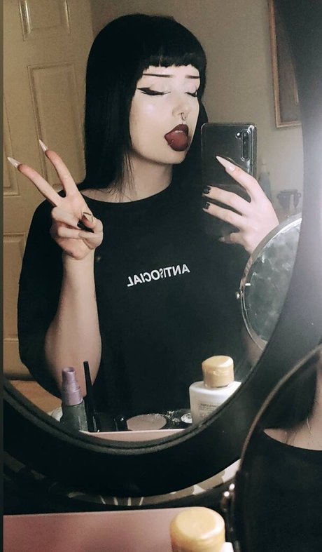 Nagie wyciekłe zdjęcie OnlyFans od Missdellavigne