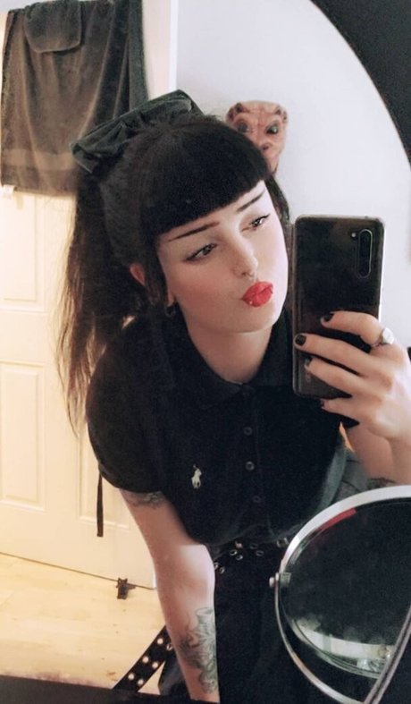 Nagie wyciekłe zdjęcie OnlyFans od Missdellavigne