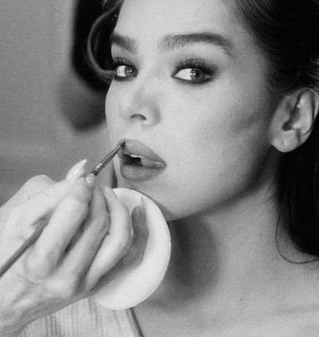 Hailee Steinfeld