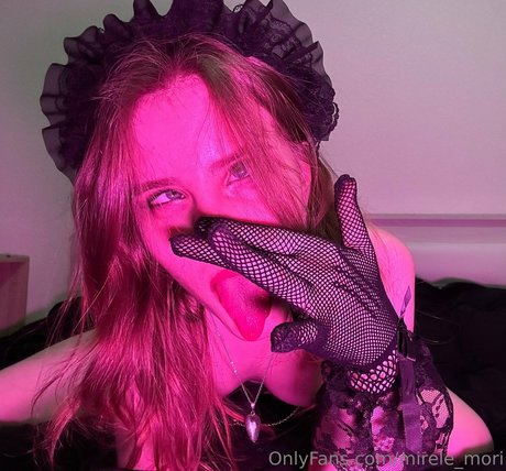 Nagie wyciekłe zdjęcie OnlyFans od Mirelemori