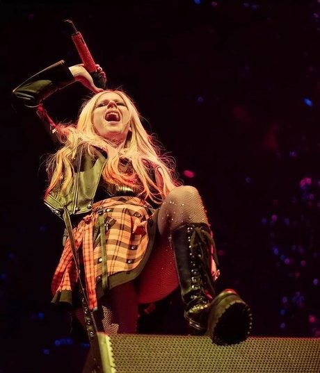 Nagie wyciekłe zdjęcie OnlyFans od Avril Lavigne