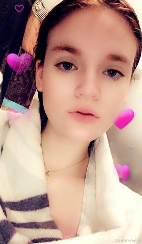 Nagie wyciekłe zdjęcie OnlyFans od Deezefreeze