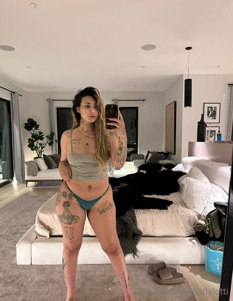 Nagie wyciekłe zdjęcie OnlyFans od Allylotti
