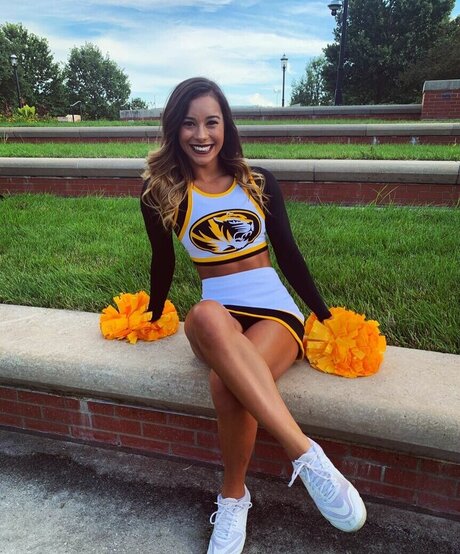 Sexy Cheerleaders